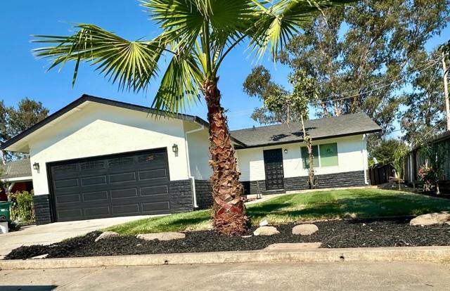 972 Woodrow Street, Lodi CA: https://media.crmls.org/mediaz/818b1a4d-39d8-4d35-9eb7-03ccb93f4153.jpg