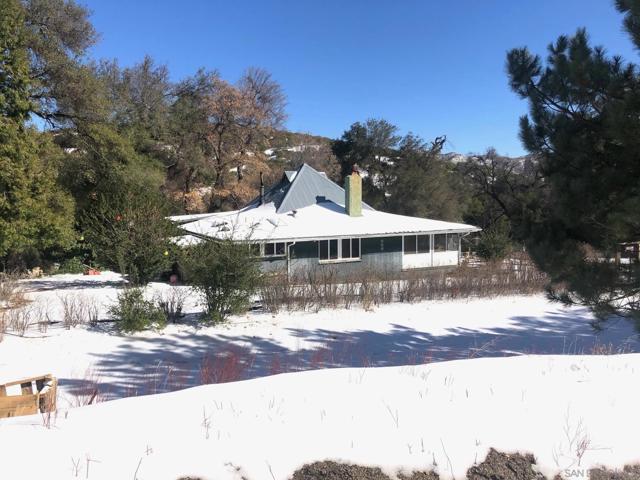 26742 San Felipe Rd, Warner Springs CA: https://media.crmls.org/mediaz/818b532b-5060-4476-a5e7-fabc0661a6eb.jpg