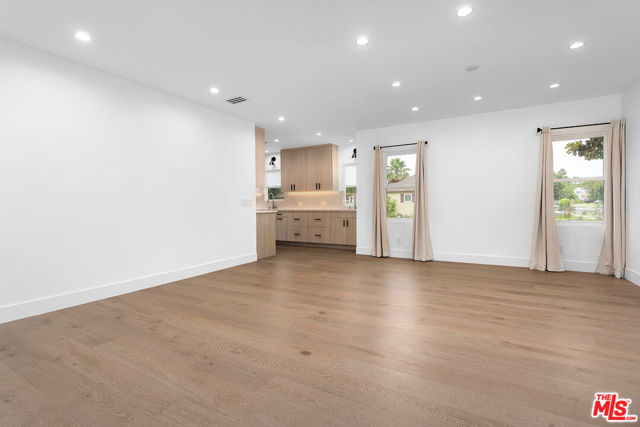 1901 S Point View Street, Los Angeles CA: https://media.crmls.org/mediaz/818b6134-38ae-41c0-b163-e9c924011b57.jpg