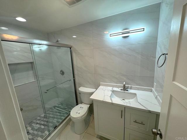 Detail Gallery Image 7 of 20 For 4566 Cove Dr #D,  Carlsbad,  CA 92008 - 2 Beds | 2 Baths