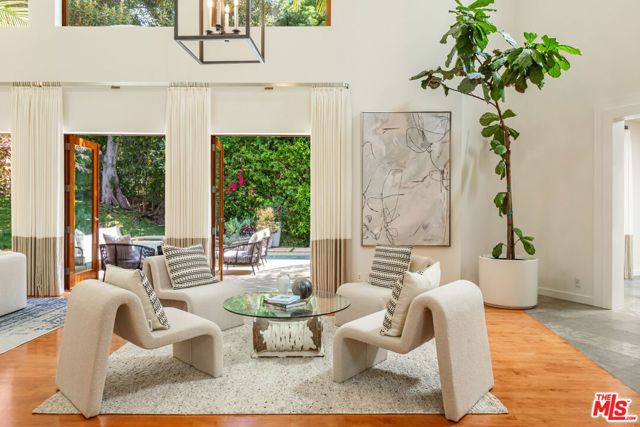 1188 Brooklawn Drive, Los Angeles CA: https://media.crmls.org/mediaz/818b6b6b-f69f-4f08-acb5-ac654d0daa09.jpg