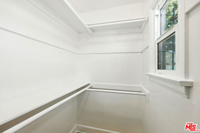 8853 S Halldale Avenue, Los Angeles CA: https://media.crmls.org/mediaz/818bc725-3046-4b11-9492-7068a3d48483.jpg
