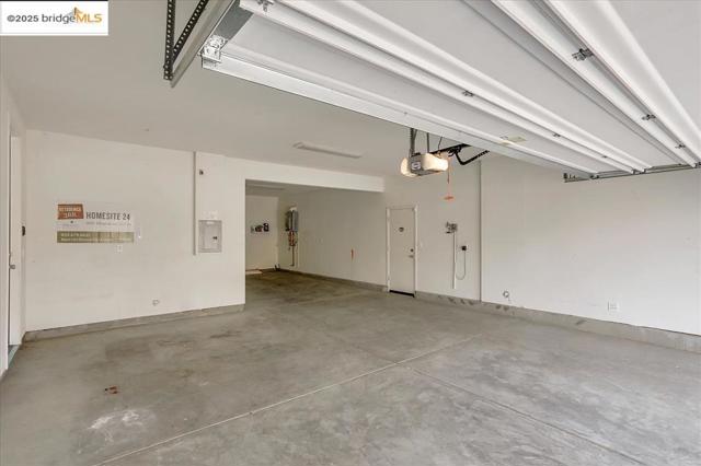 809 BLUESTONE DR, Oakley CA: https://media.crmls.org/mediaz/818ce46a-2190-4bc1-8653-f698a349cd8d.jpg