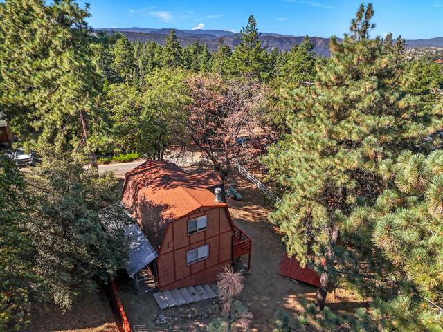 54370 Valley, Idyllwild CA: https://media.crmls.org/mediaz/818d36ed-191b-43ec-8147-aa78eeb1a7f4.jpg