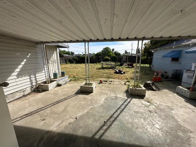 2042 E Mayfair, Fresno CA: https://media.crmls.org/mediaz/818db5bf-92b7-4e85-91ad-8a064c8319a0.jpg