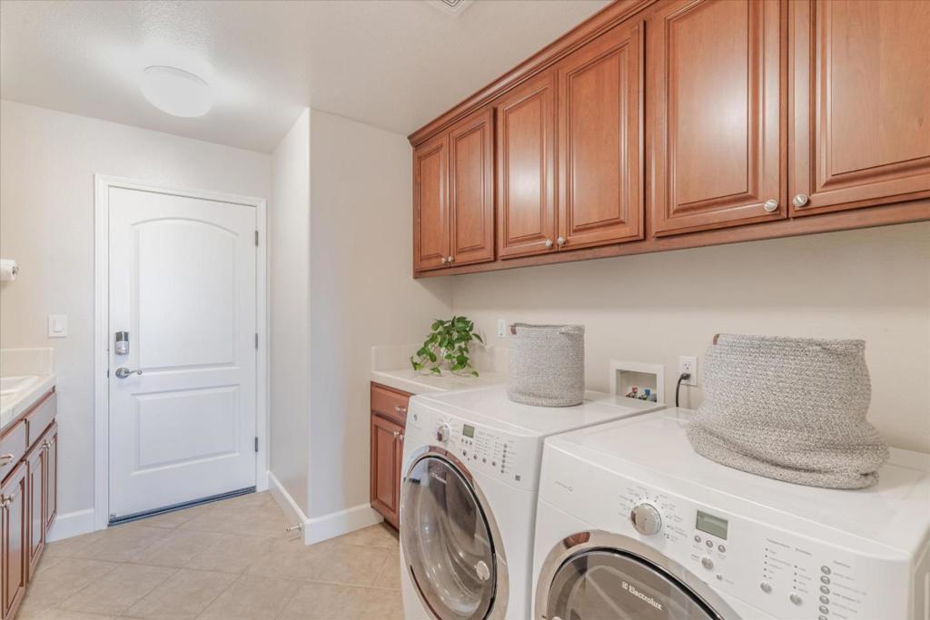 818F446A 2C77 4F8E 9375 Ff6A423E4F20 2531 Leona Place, Pleasanton, Ca 94566 &Lt;Span Style='BackgroundColor:transparent;Padding:0Px;'&Gt; &Lt;Small&Gt; &Lt;I&Gt; &Lt;/I&Gt; &Lt;/Small&Gt;&Lt;/Span&Gt;