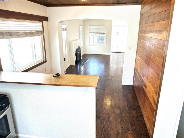 1933 103rd. Ave., Oakland CA: https://media.crmls.org/mediaz/8191e494-bd81-4065-81d1-5a70d7134a78.jpg