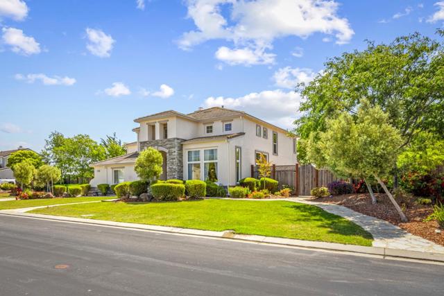531 Via Vaquero Sur, San Juan Bautista CA: https://media.crmls.org/mediaz/819217a1-346e-4264-af80-6256f53d399f.jpg