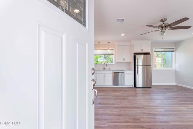 1499 Calle Morera, Thousand Oaks CA: https://media.crmls.org/mediaz/8193ad0f-fe5e-4588-af25-91c5b63a6d16.jpg