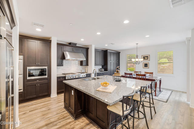 12809 Lone Trail Court, Moorpark CA: https://media.crmls.org/mediaz/8193c9fe-d105-4551-8274-77ddef8dcfb1.jpg