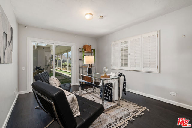 21206 Merridy Street, Chatsworth CA: https://media.crmls.org/mediaz/8193dc57-76c6-4c4a-b9d7-4b13d9cfc48e.jpg