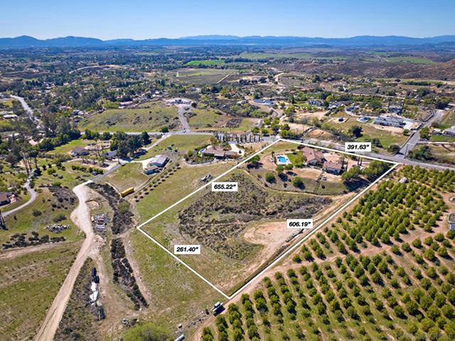 38408 Mesa Rd, Temecula CA: https://media.crmls.org/mediaz/8194c692-b158-471f-bb88-476a4853028d.jpg