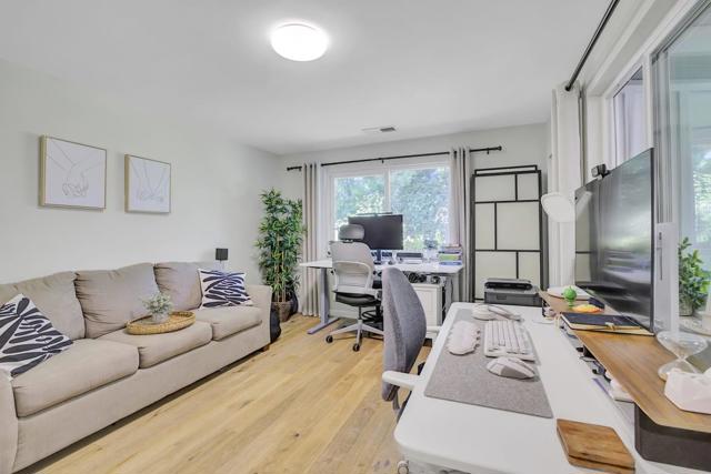 667 Cuesta Drive, Los Altos CA: https://media.crmls.org/mediaz/8195d4f6-f20a-4c92-8276-7d51af3e1fc4.jpg