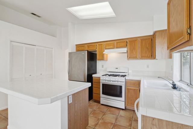 Detail Gallery Image 6 of 21 For 3241 Naylor Rd, San Diego,  CA 92173 - 4 Beds | 2 Baths