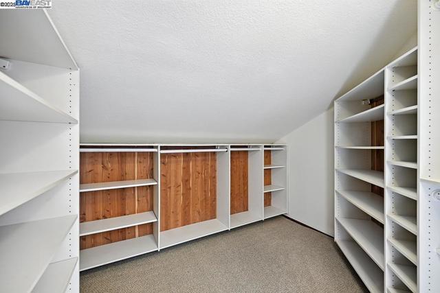 1561 Trimingham Dr, Pleasanton CA: https://media.crmls.org/mediaz/8197006e-1b45-413c-8073-fd0f87bd9e15.jpg