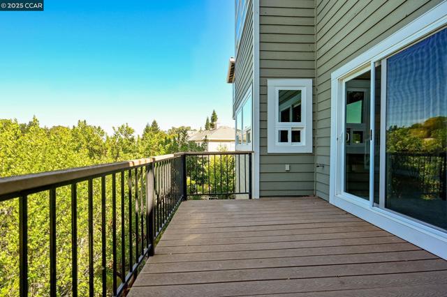 Image 34 of 40 For 1063 Sunrise Ridge Dr