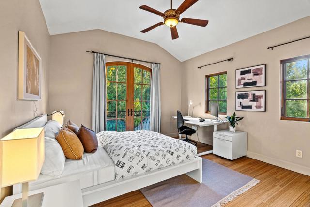 11860 Francemont Drive, Los Altos Hills CA: https://media.crmls.org/mediaz/81975882-ba8b-42a5-9b10-2cf1fe2f513e.jpg