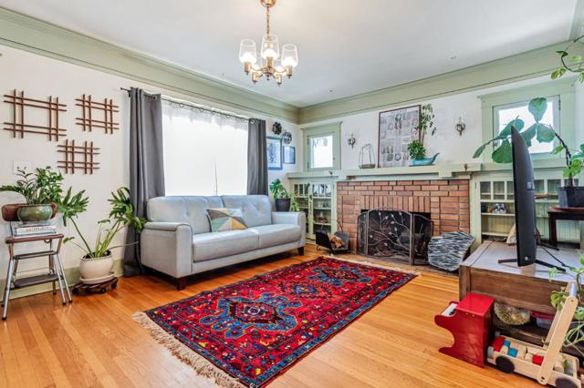 30 W Lake Avenue, Watsonville CA: https://media.crmls.org/mediaz/8197bf06-f73f-4ffd-95ad-9498b0dcf1a6.jpg