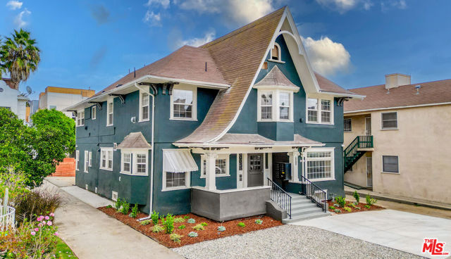 1732 N Wilton Place, Los Angeles CA: https://media.crmls.org/mediaz/8198217b-afc2-4eb2-acb0-8beacdb3f3fc.jpg