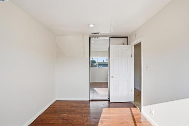 6179 Tourraine Dr, Newark CA: https://media.crmls.org/mediaz/81990a54-54a2-4292-89e0-10d6eb8c4f14.jpg