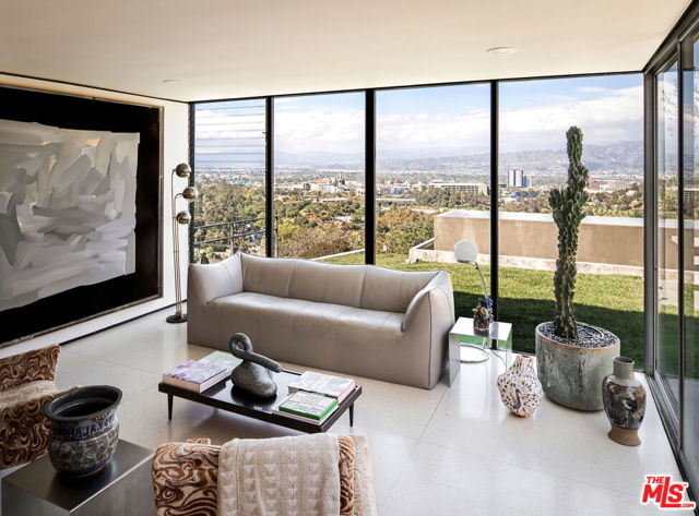 3 Bed Home for Sale in Los Angeles, California