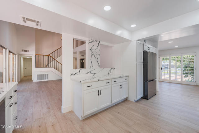 4524 Greengate Court, Westlake Village CA: https://media.crmls.org/mediaz/819943b6-9511-45d6-b346-cd8d7c923409.jpg