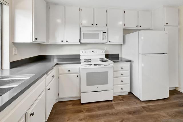 1480 Bridgeview Dr, San Diego CA: https://media.crmls.org/mediaz/81994506-273a-4744-804a-d67cdcd590cc.jpg