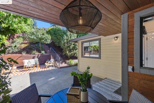 17032 Broadway Ter, Oakland CA: https://media.crmls.org/mediaz/819a5452-06d9-43ad-9bb8-8f5c117d21bf.jpg