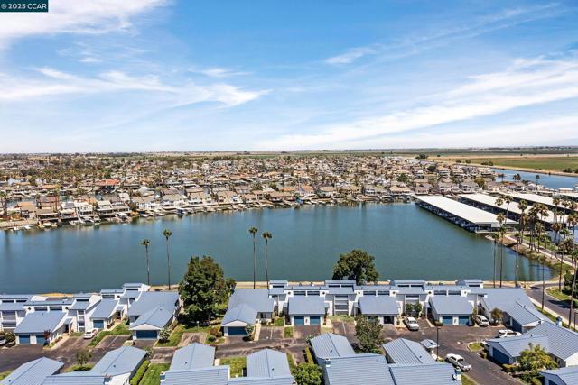 5727 Cutter Loop, Discovery Bay CA: https://media.crmls.org/mediaz/819a748c-98e2-45f5-b703-4d658c2b3989.jpg