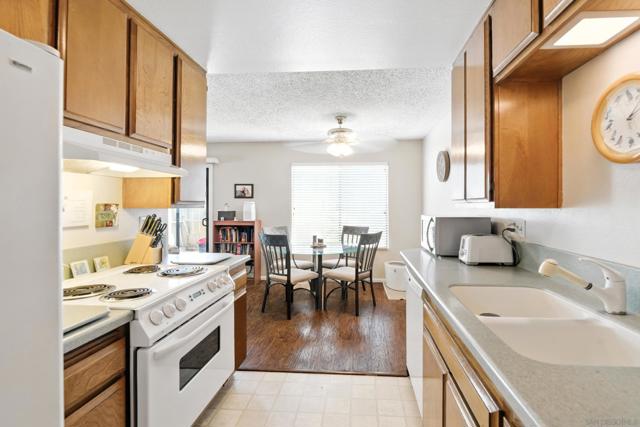 450 W W Vermont Ave, Escondido CA: https://media.crmls.org/mediaz/819a8e3f-7f59-4988-b050-f88cb99e96ed.jpg