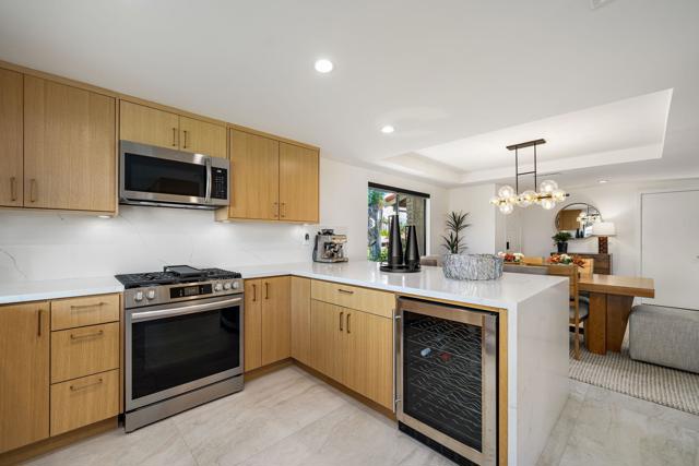 99 Camino Arroyo Place, Palm Desert CA: https://media.crmls.org/mediaz/819b39d2-c7f8-4295-8d9f-853a739475a9.jpg