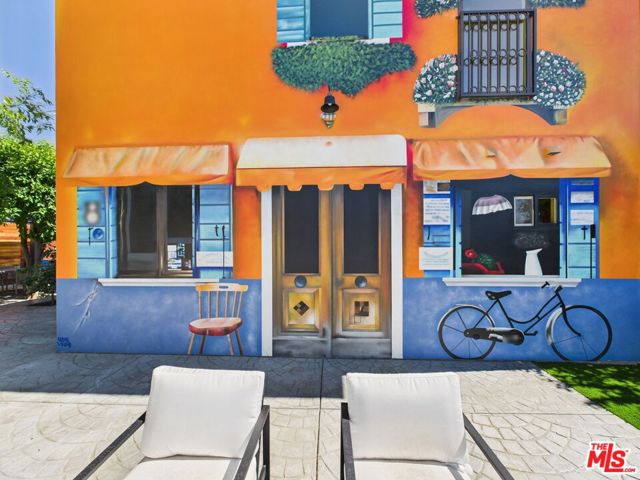 17660 Martha Street, Encino CA: https://media.crmls.org/mediaz/819ba91a-189d-43f6-b89c-fe606c6605e5.jpg