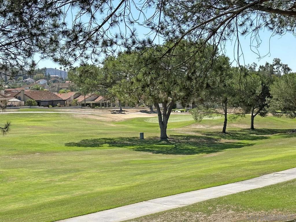 18004 Avenida Alozdra