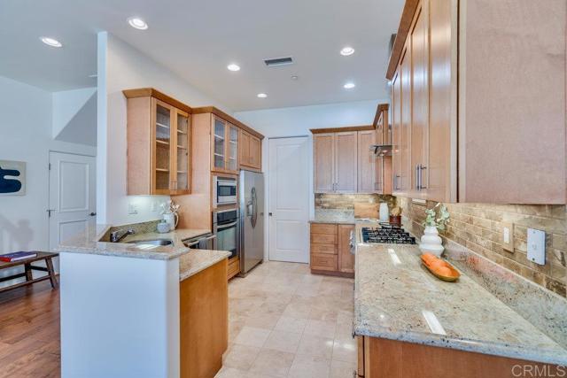 Detail Gallery Image 17 of 57 For 4529 Cove Dr #101,  Carlsbad,  CA 92008 - 4 Beds | 3/1 Baths