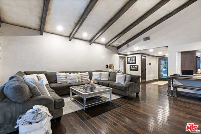 22450 Hatteras Street, Woodland Hills CA: https://media.crmls.org/mediaz/819d284d-151e-4752-92a9-75a56208ea9d.jpg