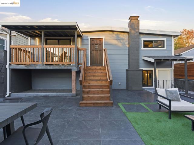 3274 Encinal Ave, Alameda CA: https://media.crmls.org/mediaz/819de504-ba2f-4c8e-9cb6-d6dfcc9f560c.jpg