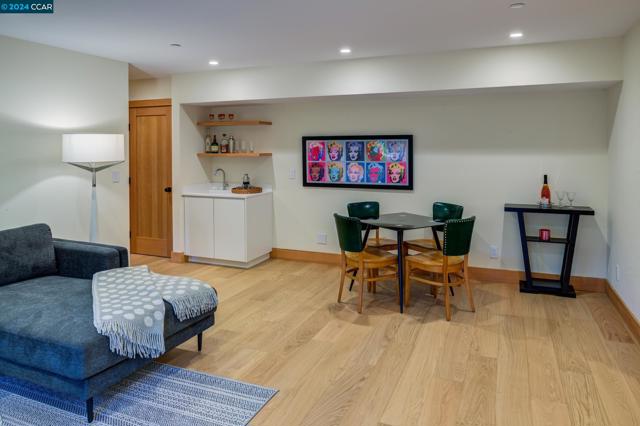 Image 18 of 30 For 5924 Park Ave