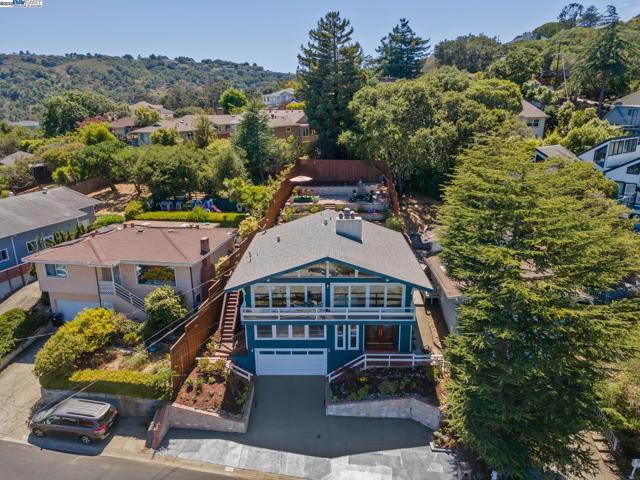 2140 Pullman Ave, Belmont CA: https://media.crmls.org/mediaz/819e3690-bac7-4543-80d1-50290df6ff05.jpg