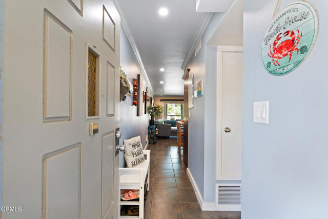 542 Ebbtide Circle, Port Hueneme CA: https://media.crmls.org/mediaz/819e3e02-a60d-498d-bb91-4e189af9ea57.jpg