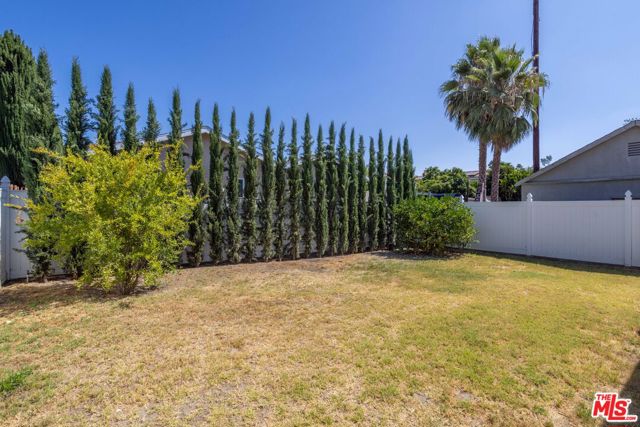 15065 Vose Street, Van Nuys CA: https://media.crmls.org/mediaz/819f0873-4162-400d-9c8e-964555016875.jpg