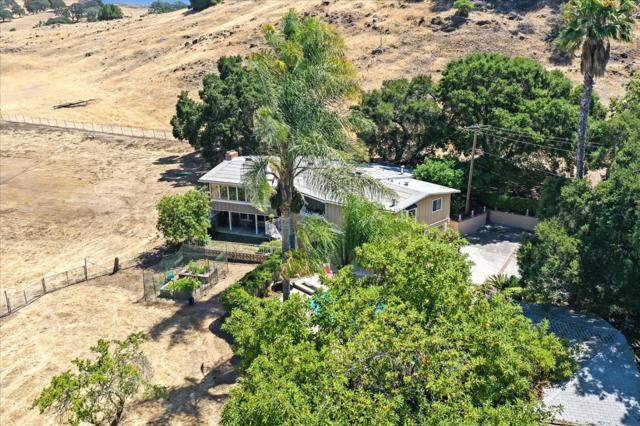 20846 Almaden Road, San Jose CA: https://media.crmls.org/mediaz/819f148f-1384-4d80-8f2e-61179866c363.jpg