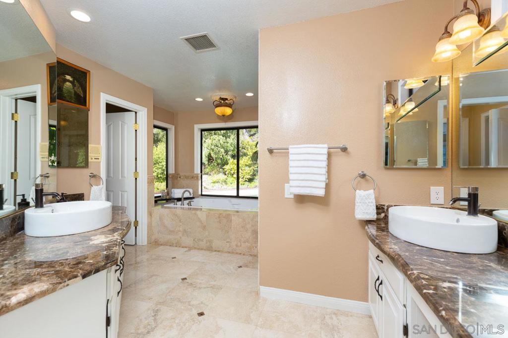 13012 Solera Way - photo 18