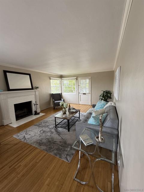 1205 Park Row, La Jolla CA: https://media.crmls.org/mediaz/81a21d8c-c1a5-4f39-9a0d-cc0ac8442499.jpg