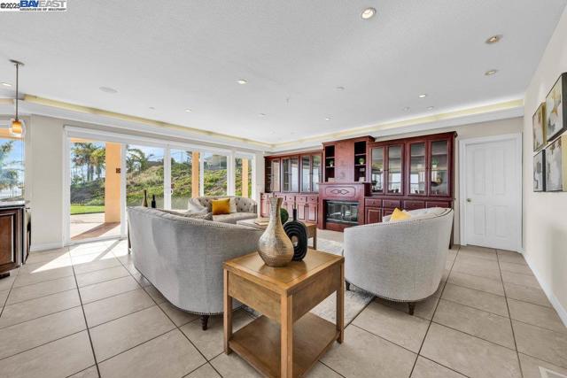 48912 Crown Ridge Cmn, Fremont CA: https://media.crmls.org/mediaz/81a245ca-05a3-4dba-b0a2-ba567b073b1d.jpg