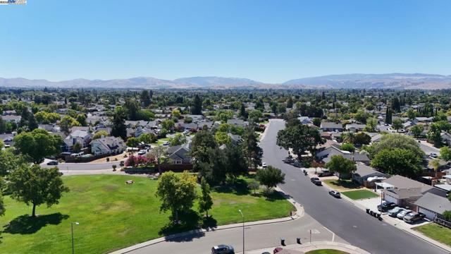 676 Colusa Way, Livermore CA: https://media.crmls.org/mediaz/81a2770a-e032-4f46-b5ec-97dffb6c16a8.jpg