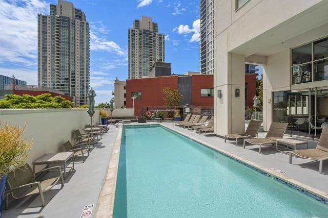 1240 India, San Diego CA: https://media.crmls.org/mediaz/81a2aa3d-447e-40bf-b91b-caa88df9d45c.jpg