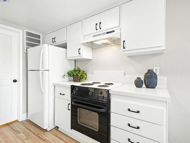 727 Sandpiper Cmn, Livermore CA: https://media.crmls.org/mediaz/81a2f138-5e31-43c4-ac30-8cc5a2b4a768.jpg