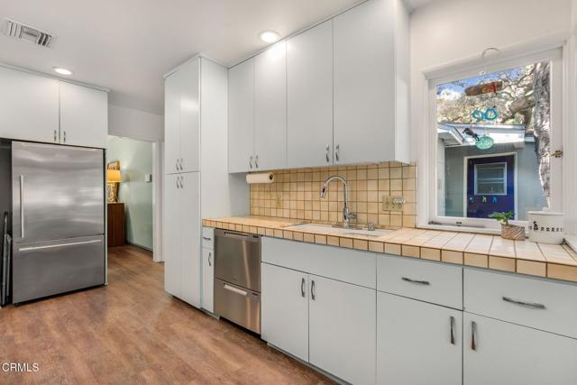 Detail Gallery Image 11 of 26 For 1640 Pasadena Glen Rd, Pasadena,  CA 91107 - 2 Beds | 2 Baths