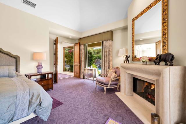 113 Heather Court, Palm Desert CA: https://media.crmls.org/mediaz/81a36195-36df-4e26-b87e-37b2a2ab937a.jpg