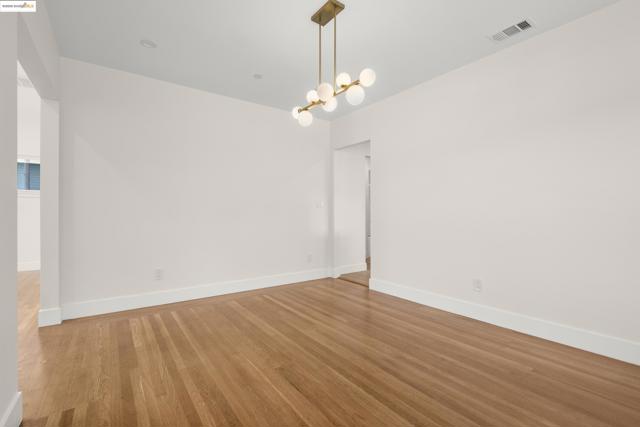 1437 Portland Ave, Albany CA: https://media.crmls.org/mediaz/81a3d0ad-c369-40e1-bc73-326837dd99b0.jpg